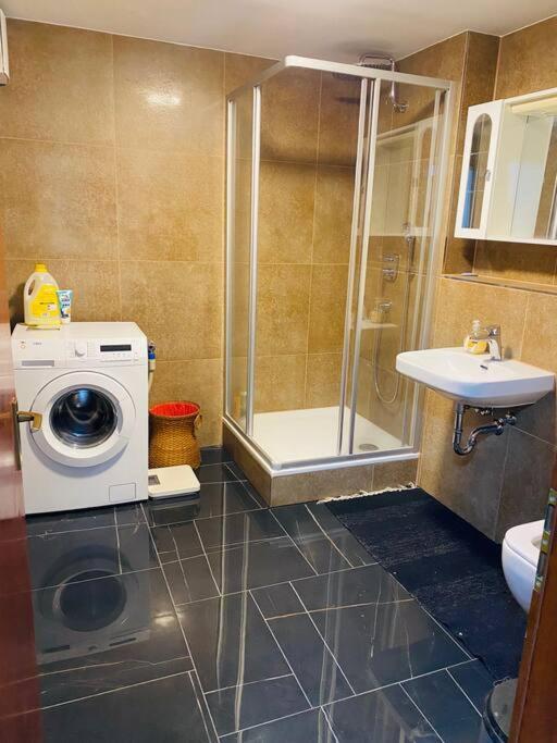 Apt. Sims Bei Stuttgart Flughafen/Metzingen 2-6 Person Steinenbronn Bagian luar foto