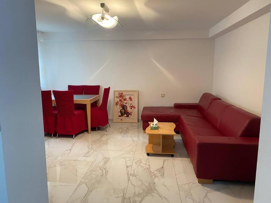 Apt. Sims Bei Stuttgart Flughafen/Metzingen 2-6 Person Steinenbronn Bagian luar foto